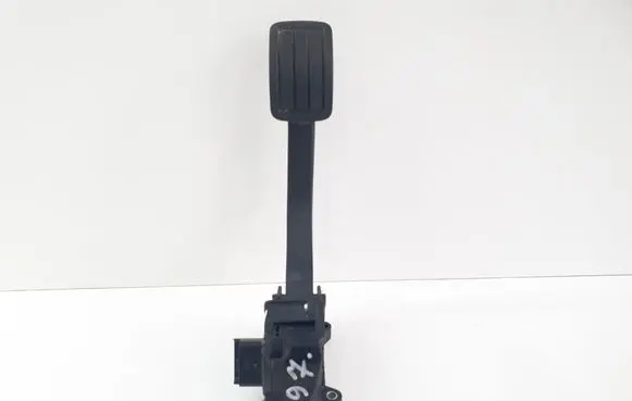 Peugeot 5008 II Accelerator throttle pedal 9836042080