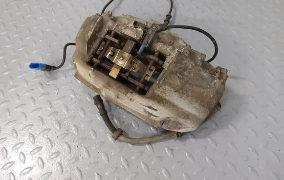 Mercedes-Benz C W205 Front brake caliper A2054214400