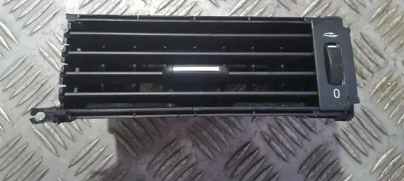 Volvo XC70 Dash center air vent grill 30643315 30676292
