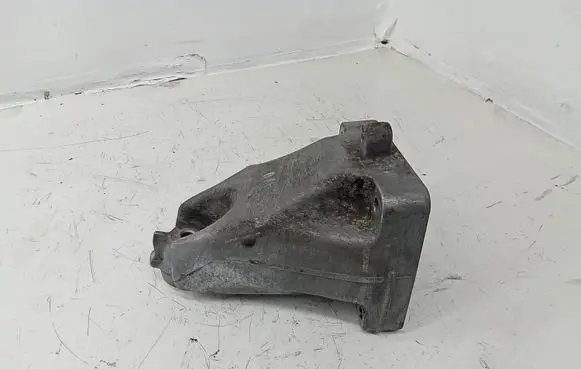 Mercedes-Benz S W221 Engine mounting bracket A6422230504