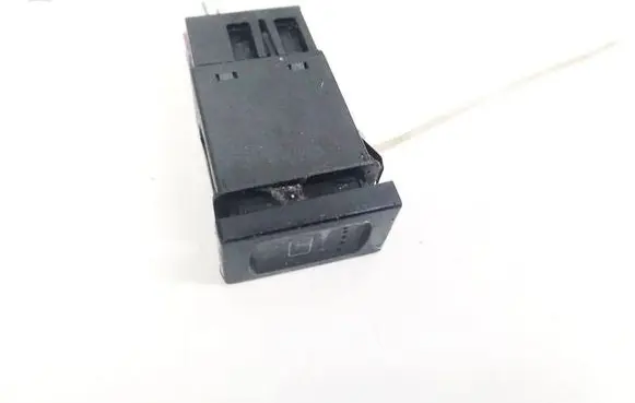 Volkswagen Golf IV Windscreen/window heater switch 7M3959621 YM2118C621AAW