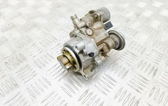 BMW 7 F01 F02 F03 F04 Fuel injection high pressure pump 7613933