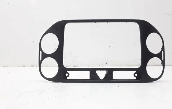 Volkswagen Golf Plus Radio/GPS head unit trim 5M0858069