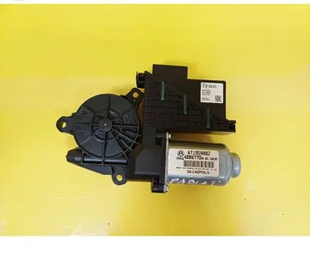 Skoda Fabia Mk1 (6Y) Front door window regulator motor 6Y1959802