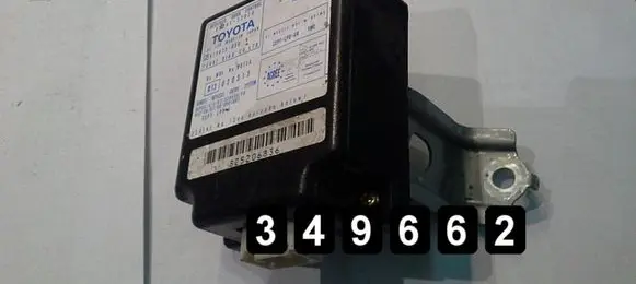 Toyota Yaris Engine control unit/module 619825-000
