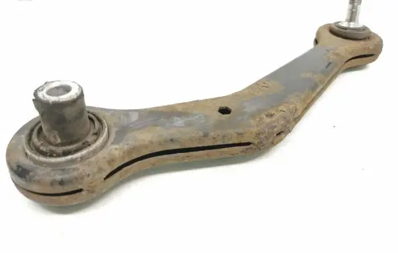 Rear control arm