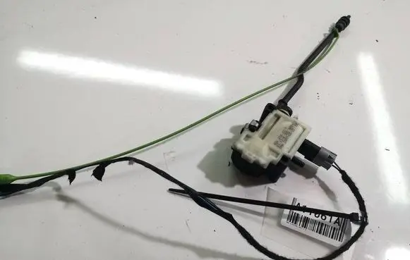 BMW 3 E90 E91 Central locking motor 6711698589003 6711-6985890-03