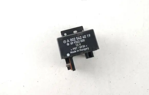 Volkswagen Crafter Glow plug pre-heat relay A0025424019 899322000