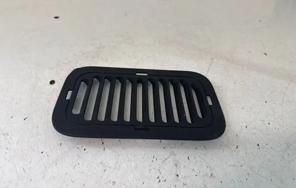 Renault Master III Quarter panel pressure vent 798700003R MP6459