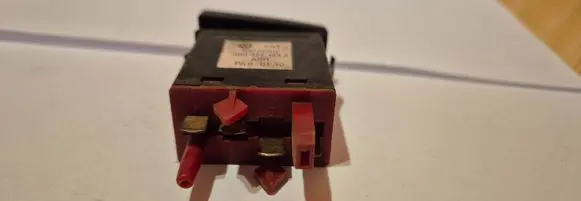 Volkswagen PASSAT B5 Traction control (ASR) switch 3B0927133A PA6GF30