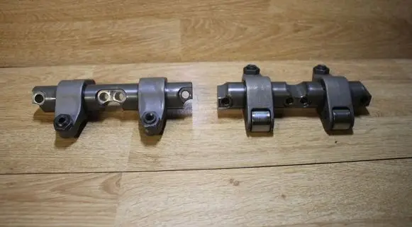 Volkswagen PASSAT B6 Camshaft 038443H