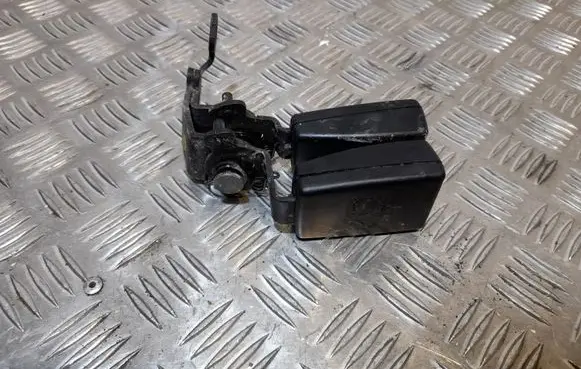 Audi A3 S3 8V Middle seatbelt buckle (rear) 8V0857739A 8V0857739