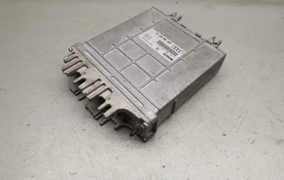 Audi A4 S4 B5 8D Engine control unit/module 028906021CE 0281001425 0281001426