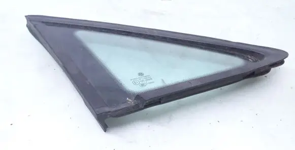Volkswagen Touran I Front triangle window/glass AS2