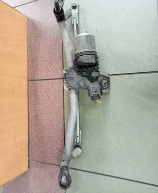 Opel Astra H Front wiper linkage and motor 0390241538