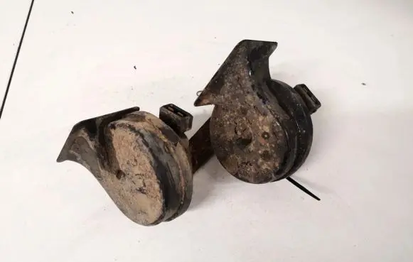 Volkswagen PASSAT B5 Horn signal e20092018