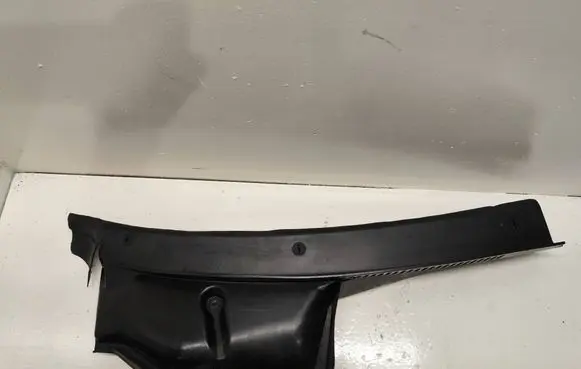Audi A4 S4 B5 8D Wiper trim 8D1819404A