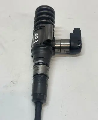 Volkswagen PASSAT B6 Fuel injector De3g130
