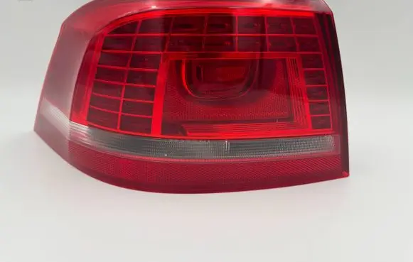 Volkswagen PASSAT B7 Rear/tail lights 3AE945207B LP300