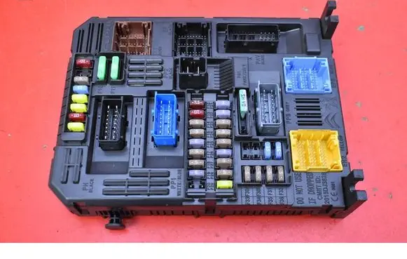 Peugeot 2008 I Fuse box set 9832881080