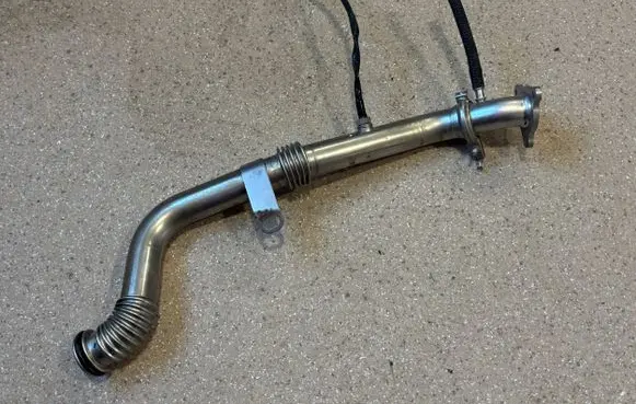 BMW 5 G30 G31 EGR valve line/pipe/hose 8576479