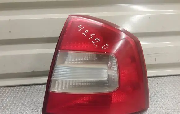 Skoda Octavia Mk2 (1Z) Rear/tail lights 1Z5945096B