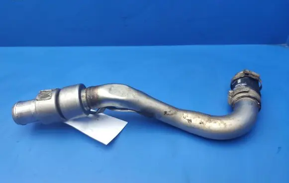 Jaguar XF Intercooler pipe mounting bracket 