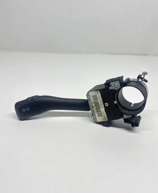 Volkswagen Golf IV Indicator stalk 8L0953513G