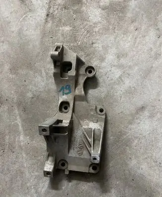 Volkswagen Polo Generator/alternator bracket 045903143E