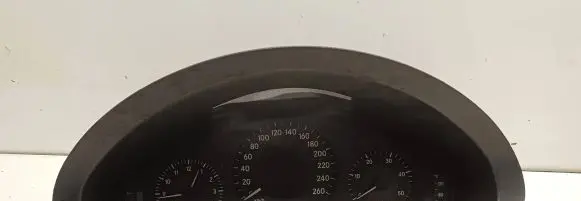Speedometer (instrument cluster)