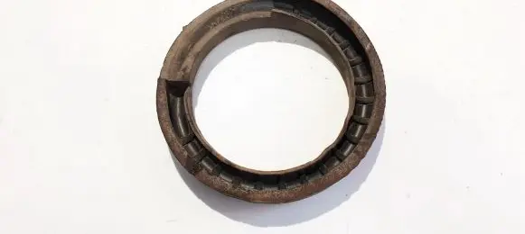 Volvo V70 Front coil spring rubber mount 9157503
