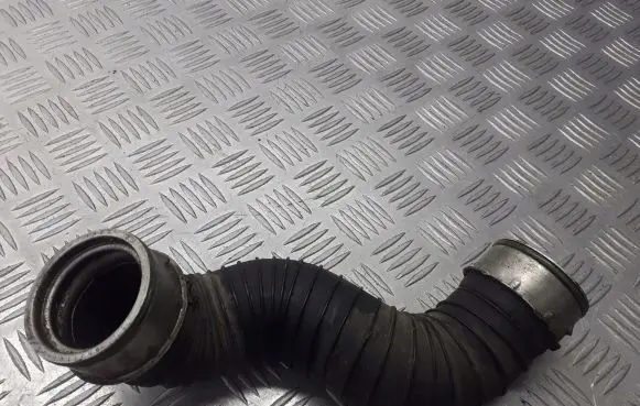 Mercedes-Benz C W203 Intercooler hose/pipe A2035280082