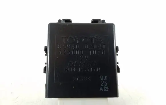 Toyota Auris 150 Window wiper relay 85940-02040