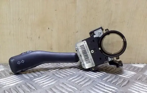 Volkswagen Golf IV Indicator stalk 8L0953513G