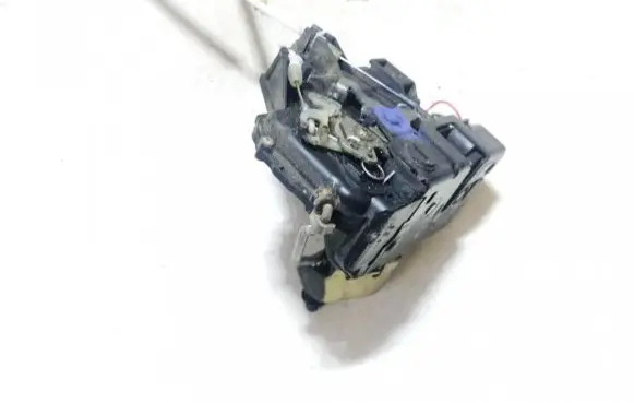 Audi A6 S6 C5 4B Rear door lock