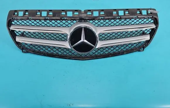 Mercedes-Benz A W176 Front bumper upper radiator grill A1763880260 IMPRK1520460