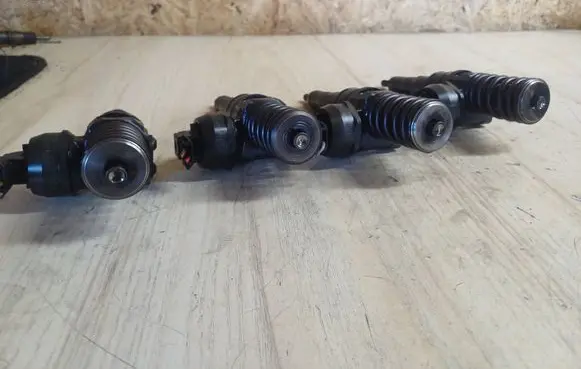 Volkswagen Sharan Fuel injectors set 038130073AK