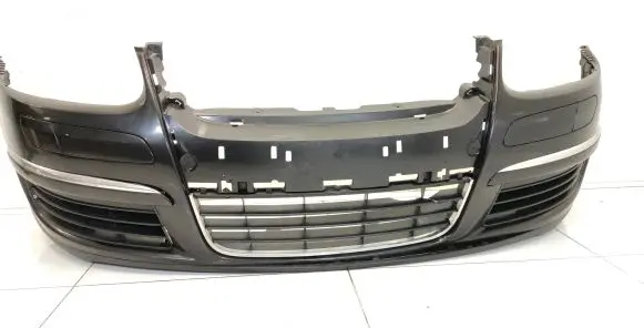 Volkswagen Jetta V Front bumper 1K0807221D