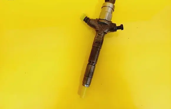 Fuel injector