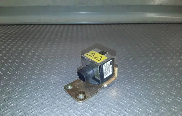 Land Rover Freelander ESP acceleration yaw rate sensor SSB101331G 10098004302