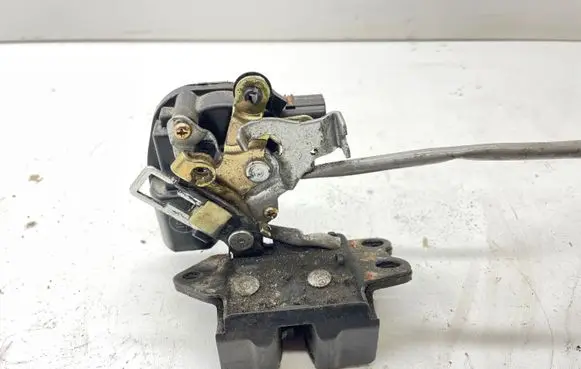 Toyota Corolla Verso E121 Tailgate/trunk/boot lock/catch/latch S781TL500 1015283000