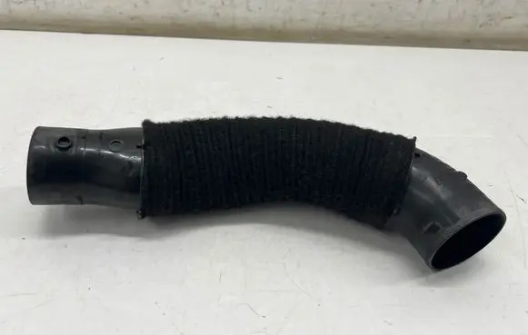 Opel Crossland X Air intake duct part 9824322980