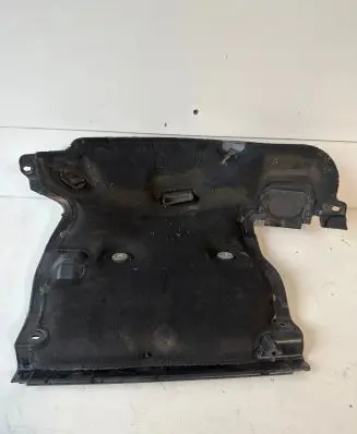 Engine bonnet/hood sound/heat insulation