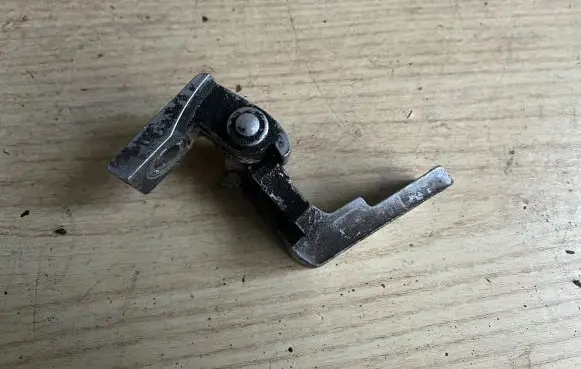Audi A4 S4 B6 8E 8H Rear door lower hinge 8E0831401C