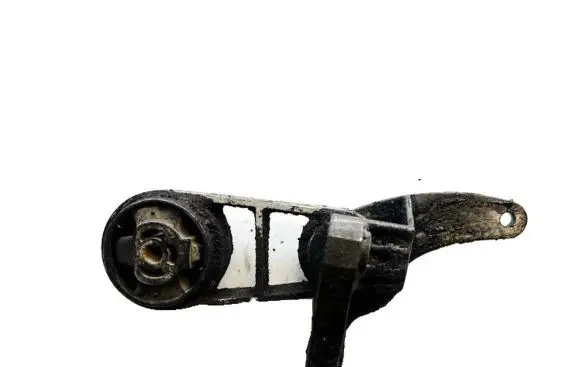 Ford Mondeo Mk III Engine mount bracket