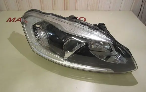 Volvo XC60 Headlight/headlamp 31395897 89907800 Y413RSA