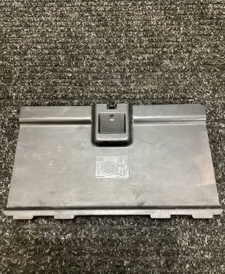 Volkswagen Touran I Other trunk/boot trim element 1T0868845