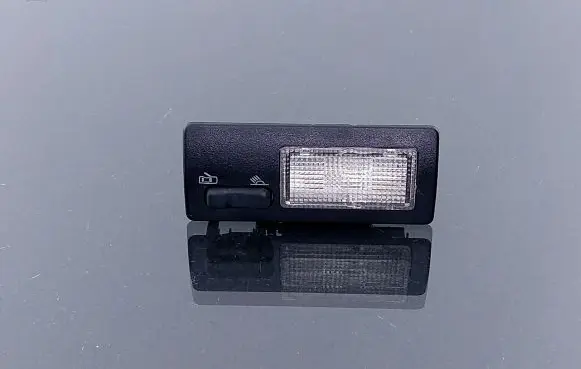 Volkswagen PASSAT B3 Rear seat light 357947291