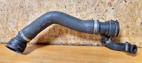 BMW 5 E60 E61 Engine coolant pipe/hose 7789742