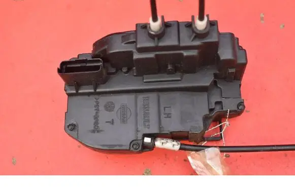 Nissan Murano Z50 Rear door lock 